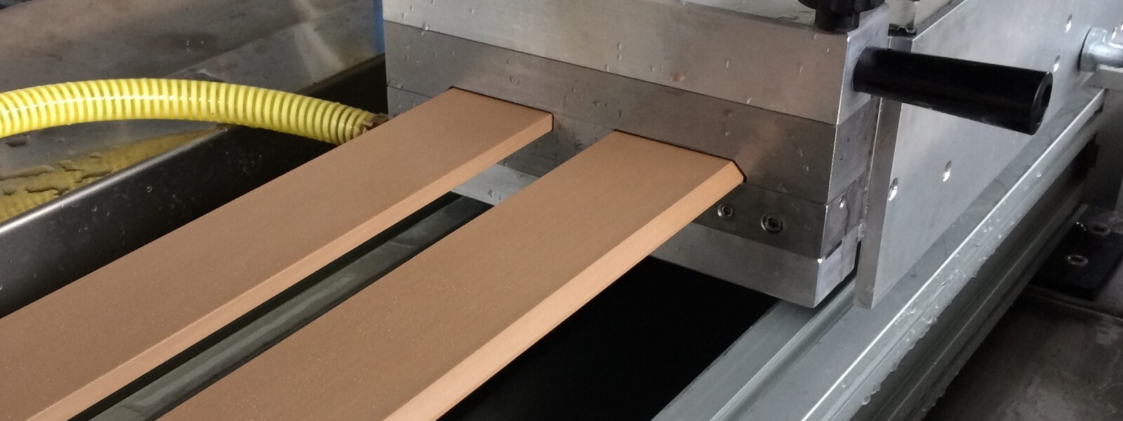 Linhas de extrusão para a produção de Wood Plastic Composite